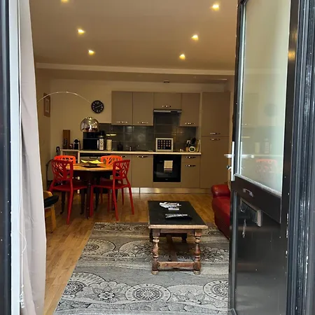 Lejlighed La Pepiniere Victoria - Canal & Pepiniere -50m2 *